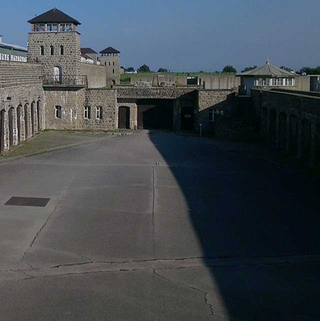 Mauthausen, piazza interna