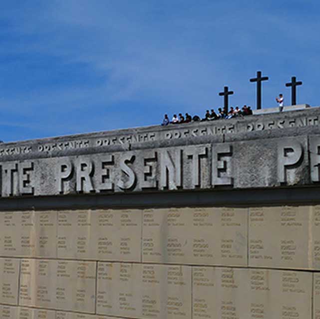 Redipuglia, gradone esterno con scritta Presente